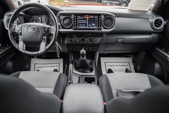 Used 2020 Toyota Tacoma TRD Off-Road AWD/4WD image 19