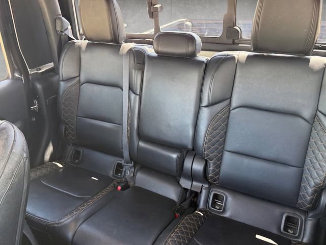 Used 2023 Jeep Gladiator Overland image 2