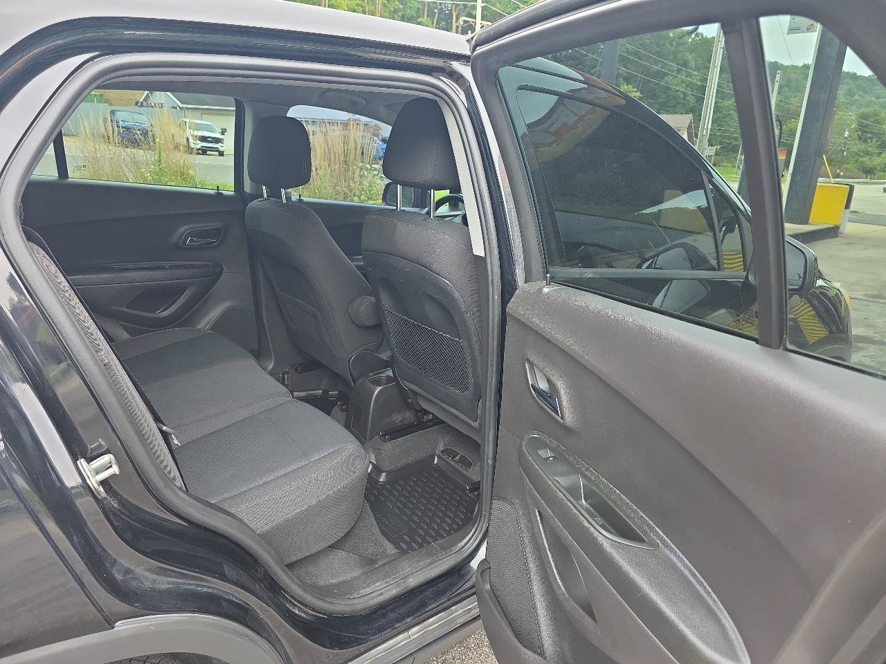 Used 2018 Chevrolet Trax LS FWD image 9
