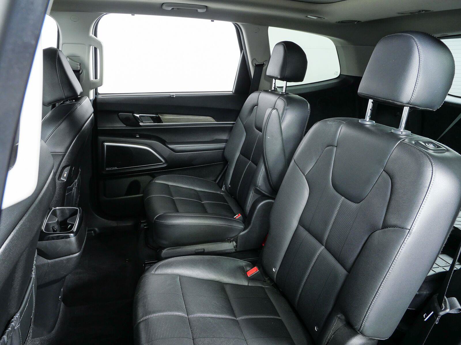 Used 2022 Kia Telluride SX w/ Nightfall Edition Package AWD/4WD image 20