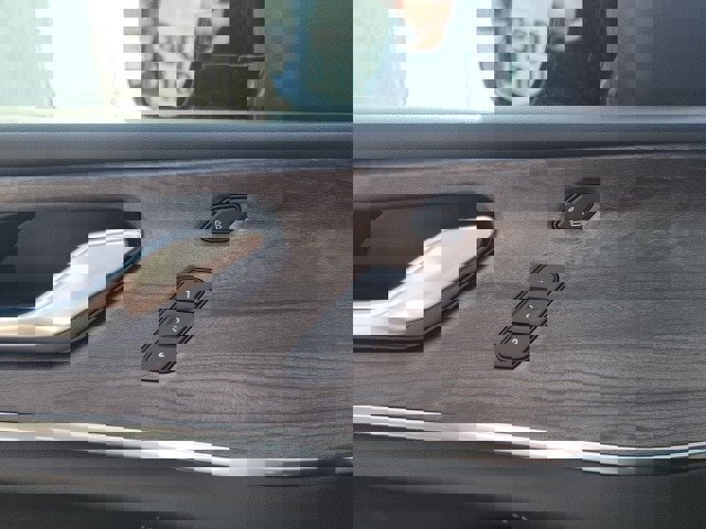 New 2025 Jeep Grand Cherokee L Overland w/ Luxury Tech Group IV image 21