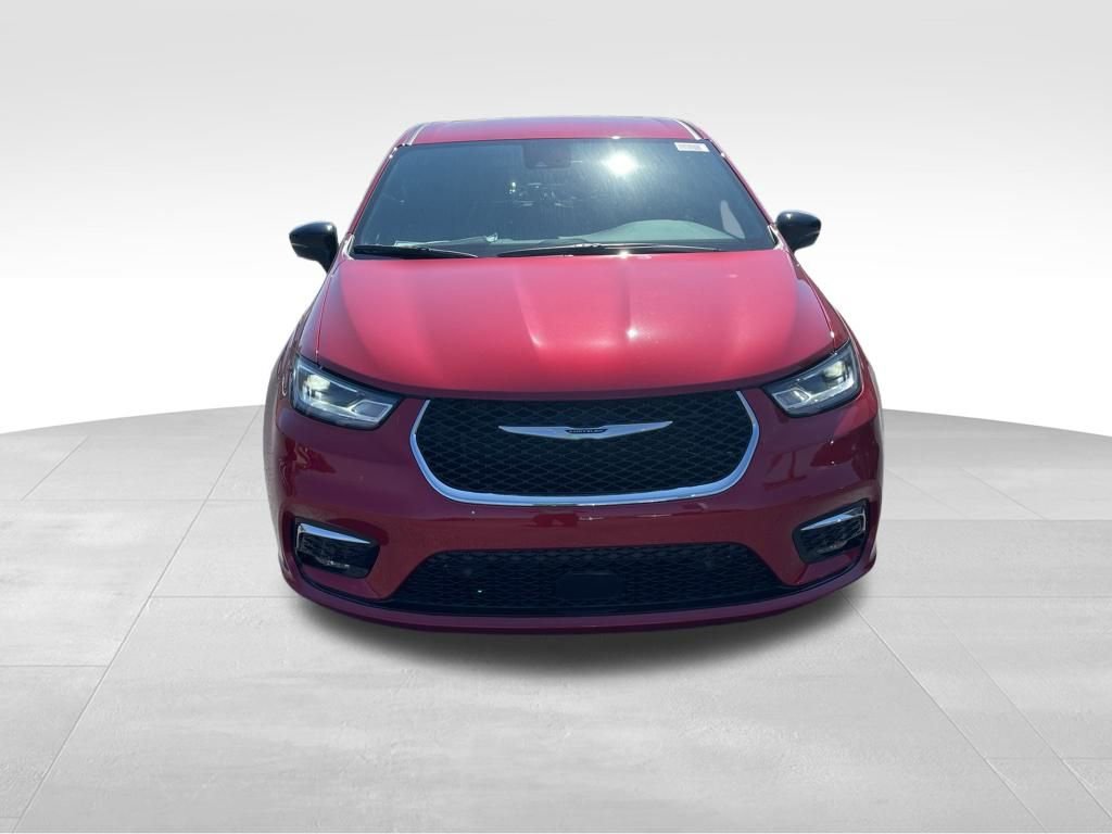 New 2026 Chrysler Pacifica Select image 3