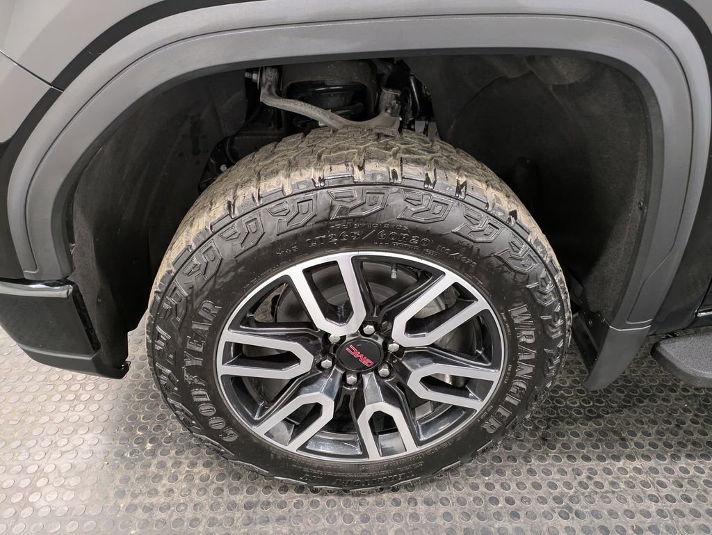 Used 2025 GMC Sierra 1500 AT4 w/ Technology Package image 7