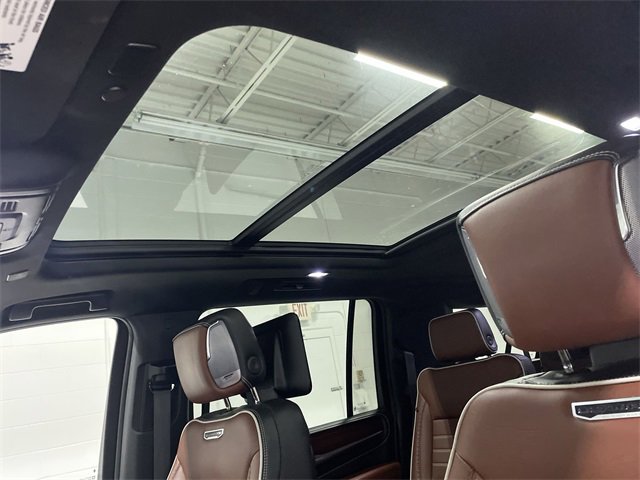 Used 2023 GMC Yukon XL Denali Ultimate w/ LPO, Floor Liner Package image 27