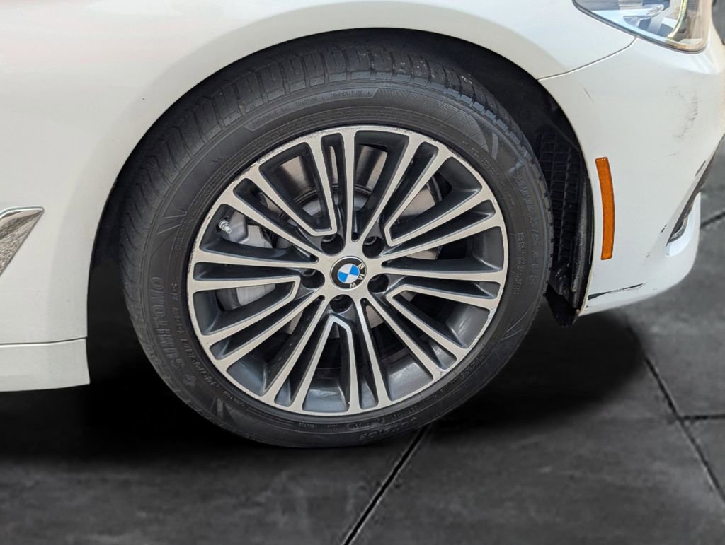 Used 2019 BMW 530i xDrive w/ Convenience Package image 11