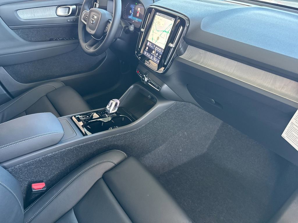 New 2026 Volvo XC40 B5 Plus w/ Climate Package image 15