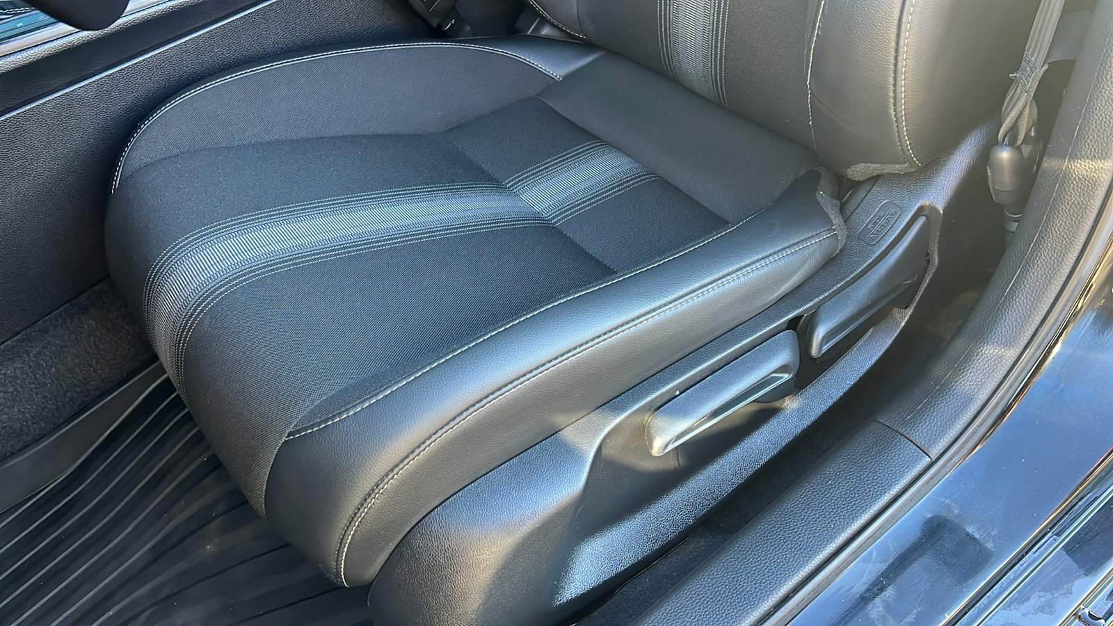 Used 2025 Honda Civic Sport image 17