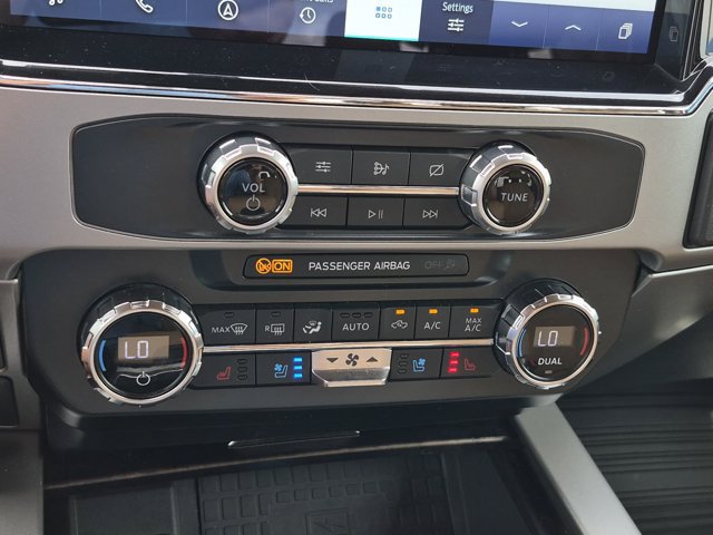 Used 2022 Ford F250 Lariat w/ Lariat Ultimate Package AWD/4WD image 29