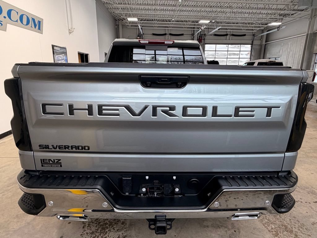Used 2023 Chevrolet Silverado 1500 LTZ w/ LTZ Convenience Package II AWD/4WD image 6