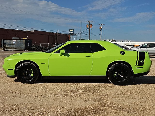 Used 2015 Dodge Challenger R/T w/ Quick Order Package 28B R/T RWD image 9