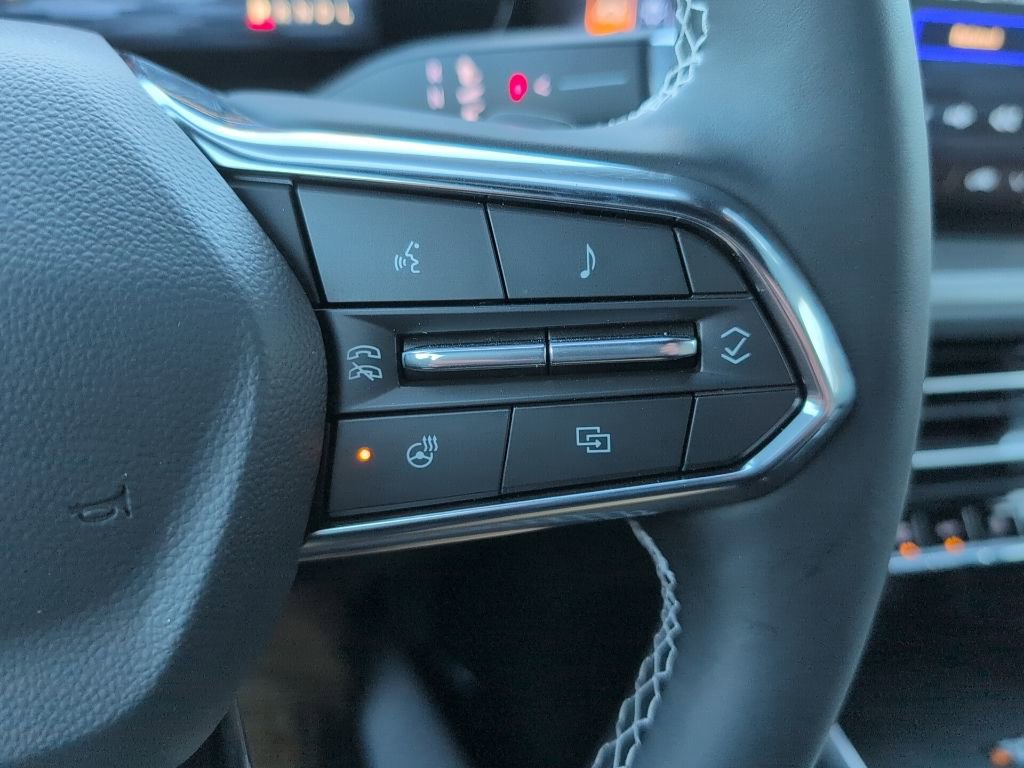 Used 2026 Chevrolet Traverse LT image 16