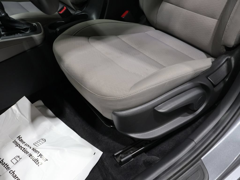 Used 2019 Hyundai Elantra SE FWD image 11