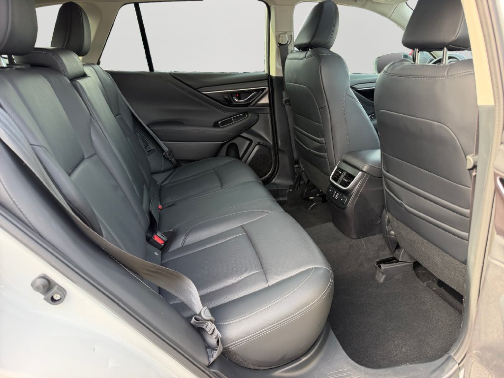 Used 2023 Subaru Outback Limited AWD/4WD image 9