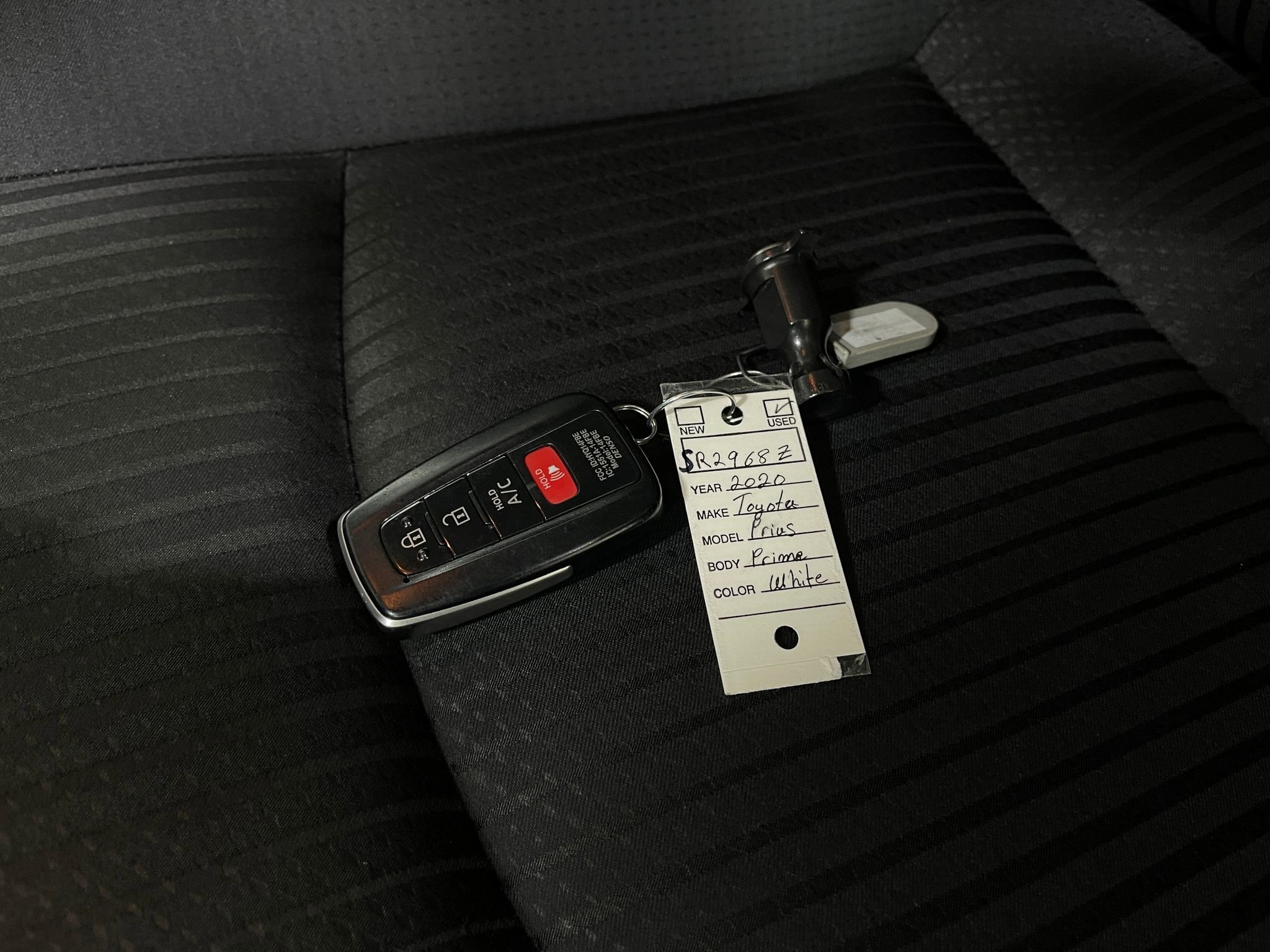 Used 2020 Toyota Prius Prime LE image 34