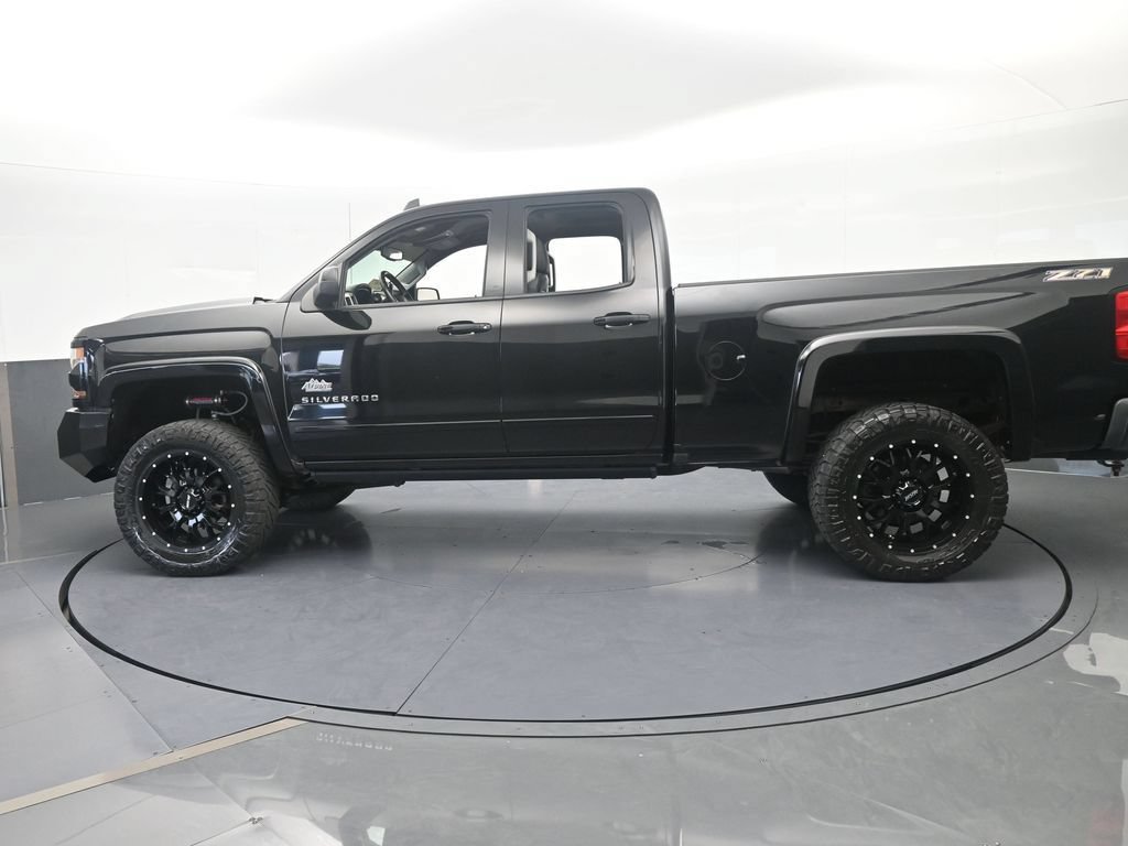 Used 2018 Chevrolet Silverado 1500 LT w/ All Star Edition AWD/4WD image 3