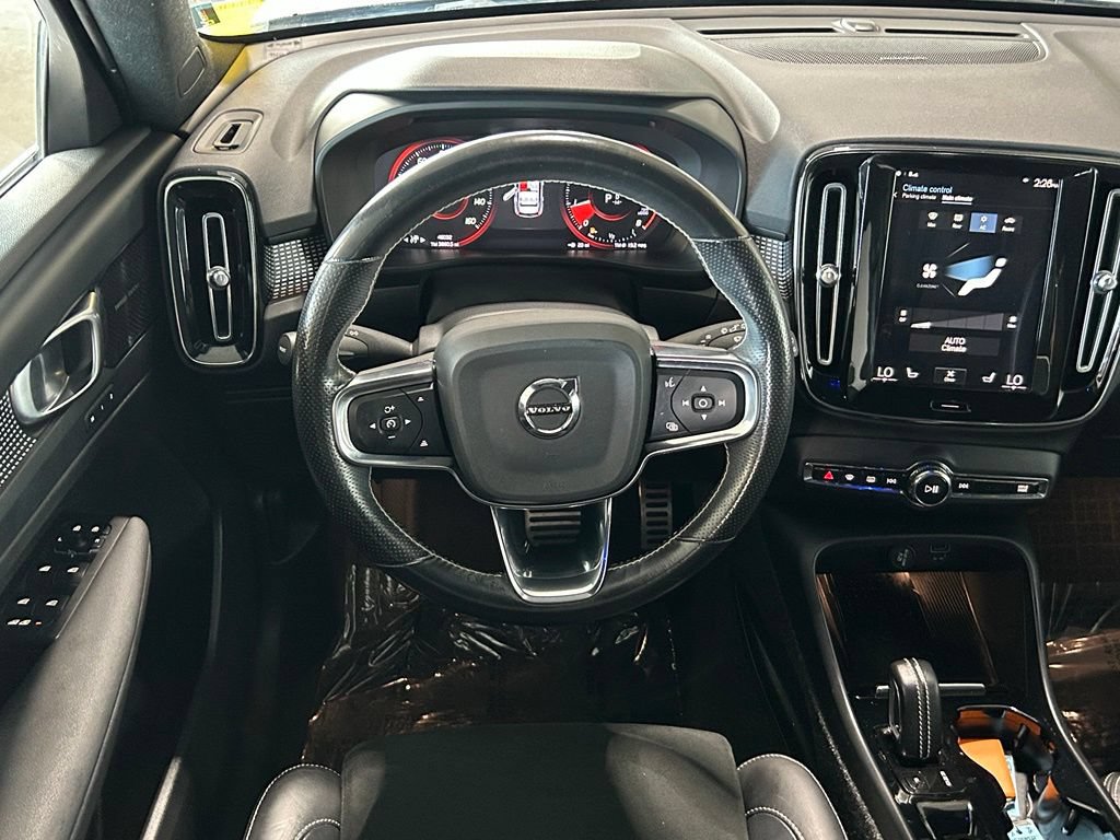 Used 2021 Volvo XC40 T5 R-Design w/ Advanced Package AWD/4WD image 9