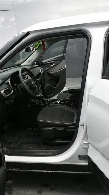 Used 2023 Chevrolet TrailBlazer LS image 16