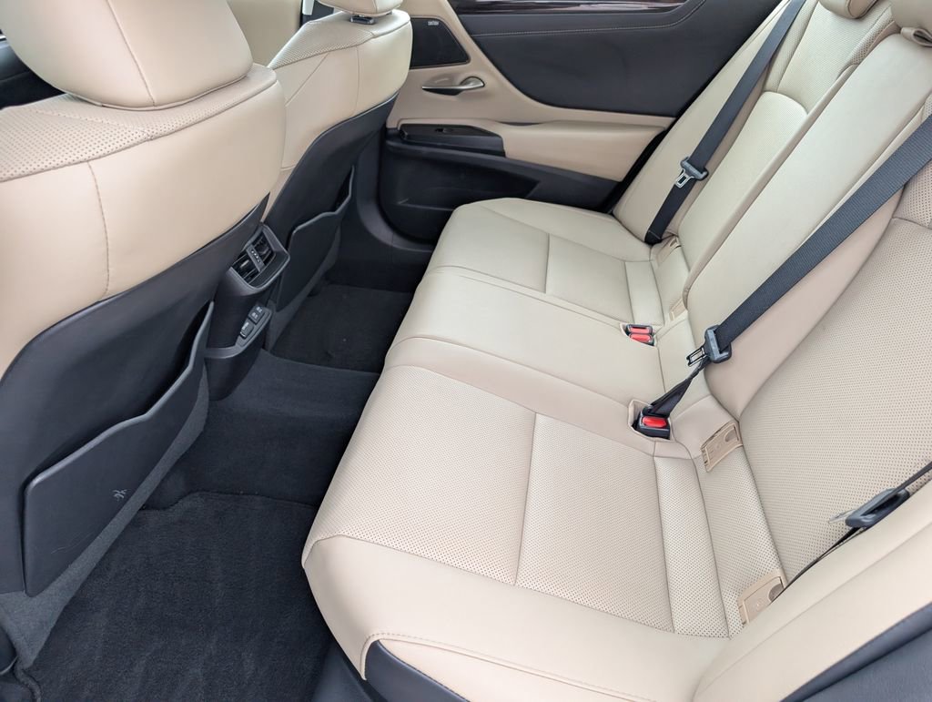 Used 2021 Lexus ES 300h w/ Premium Package FWD image 14