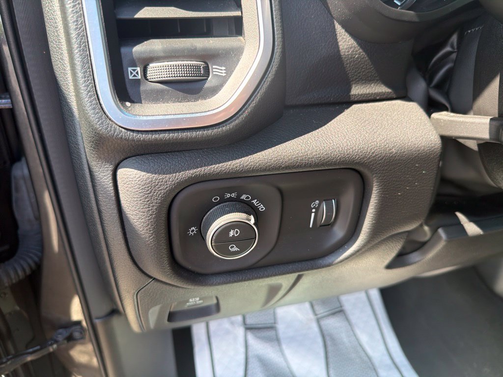 Used 2024 RAM 1500 Lone Star AWD/4WD image 16
