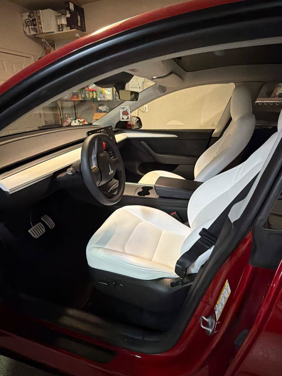 Used 2023 Tesla Model Y Performance AWD/4WD image 2
