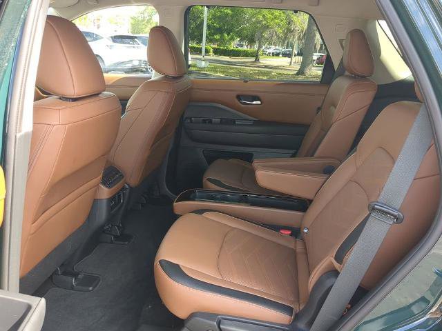 Certified 2025 Nissan Pathfinder Platinum w/ Lighting Package (N93) image 15