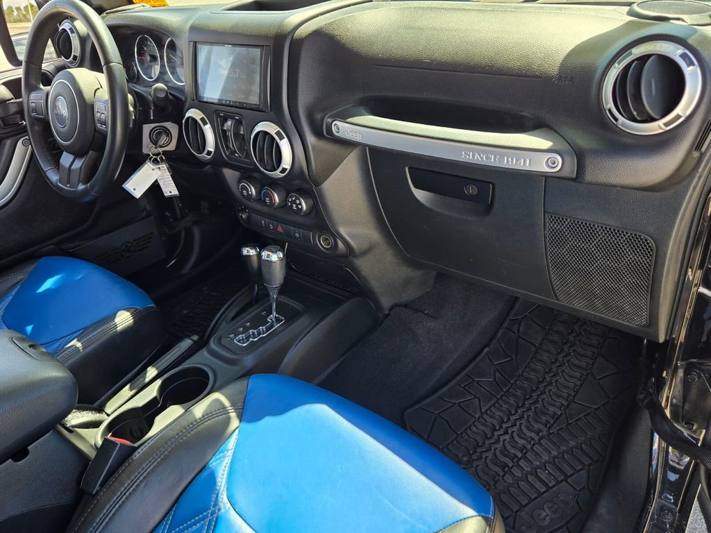 Used 2018 Jeep Wrangler Unlimited Sahara image 16