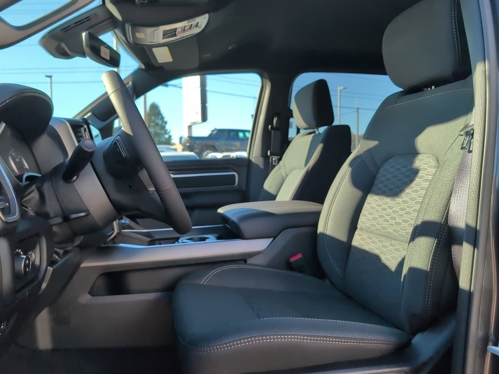 New 2026 RAM 1500 4x4 Crew Cab image 18