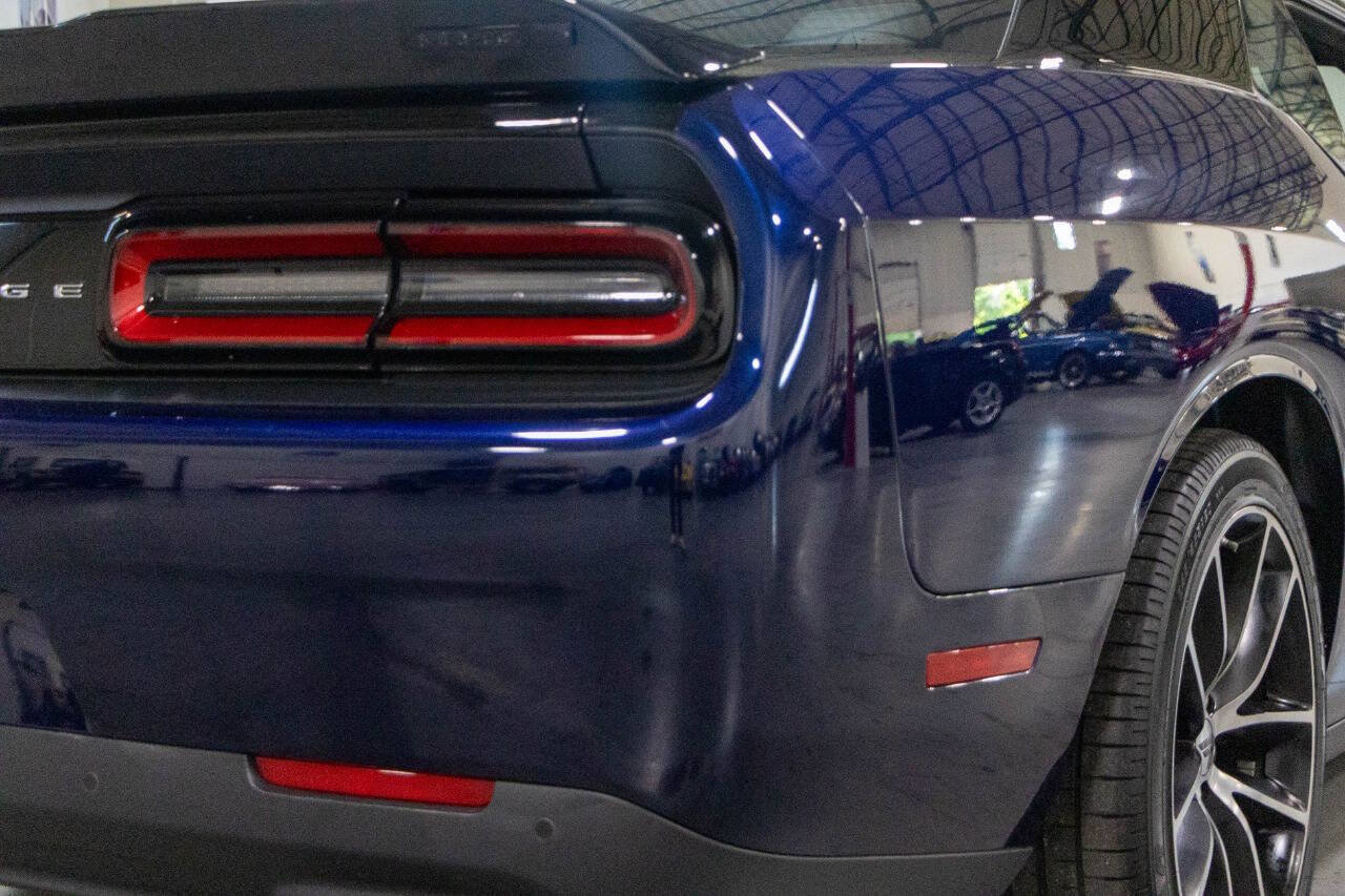 Used 2017 Dodge Challenger R/T Scat Pack RWD image 27