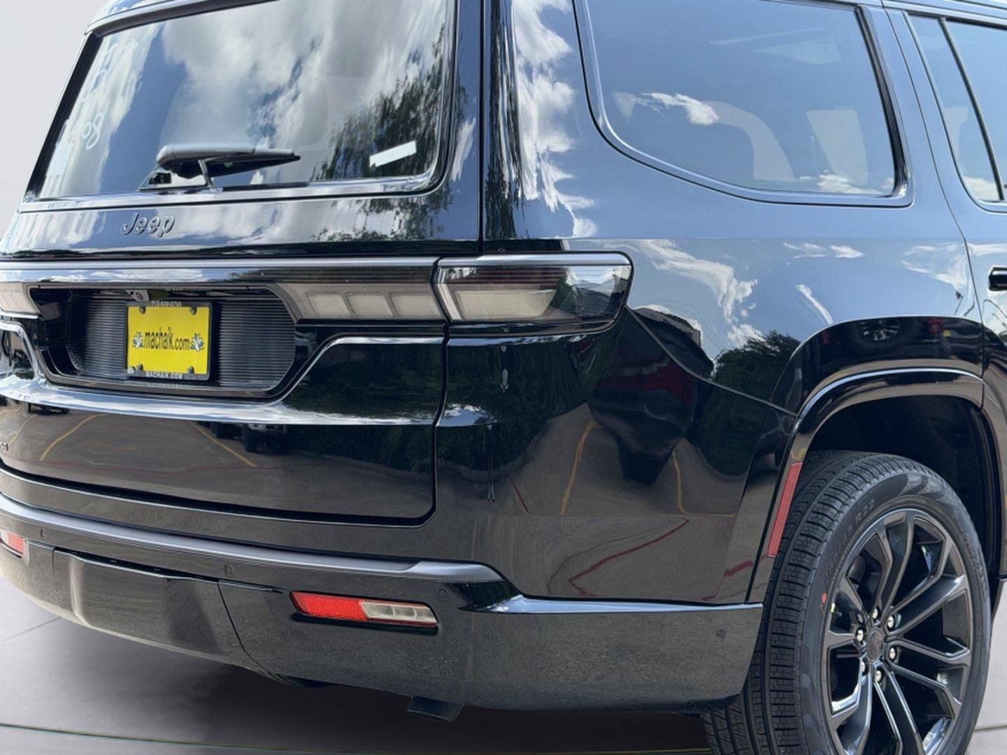New 2026 Jeep Grand Wagoneer Summit AWD/4WD image 11