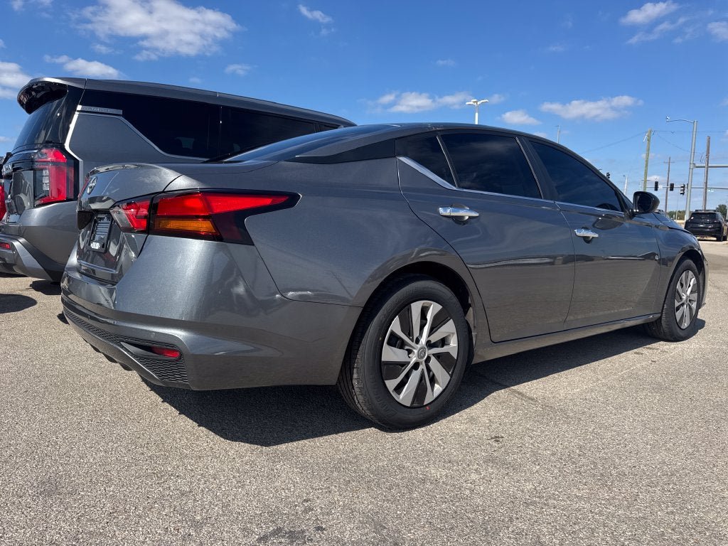 Used 2025 Nissan Altima 2.5 S FWD image 7
