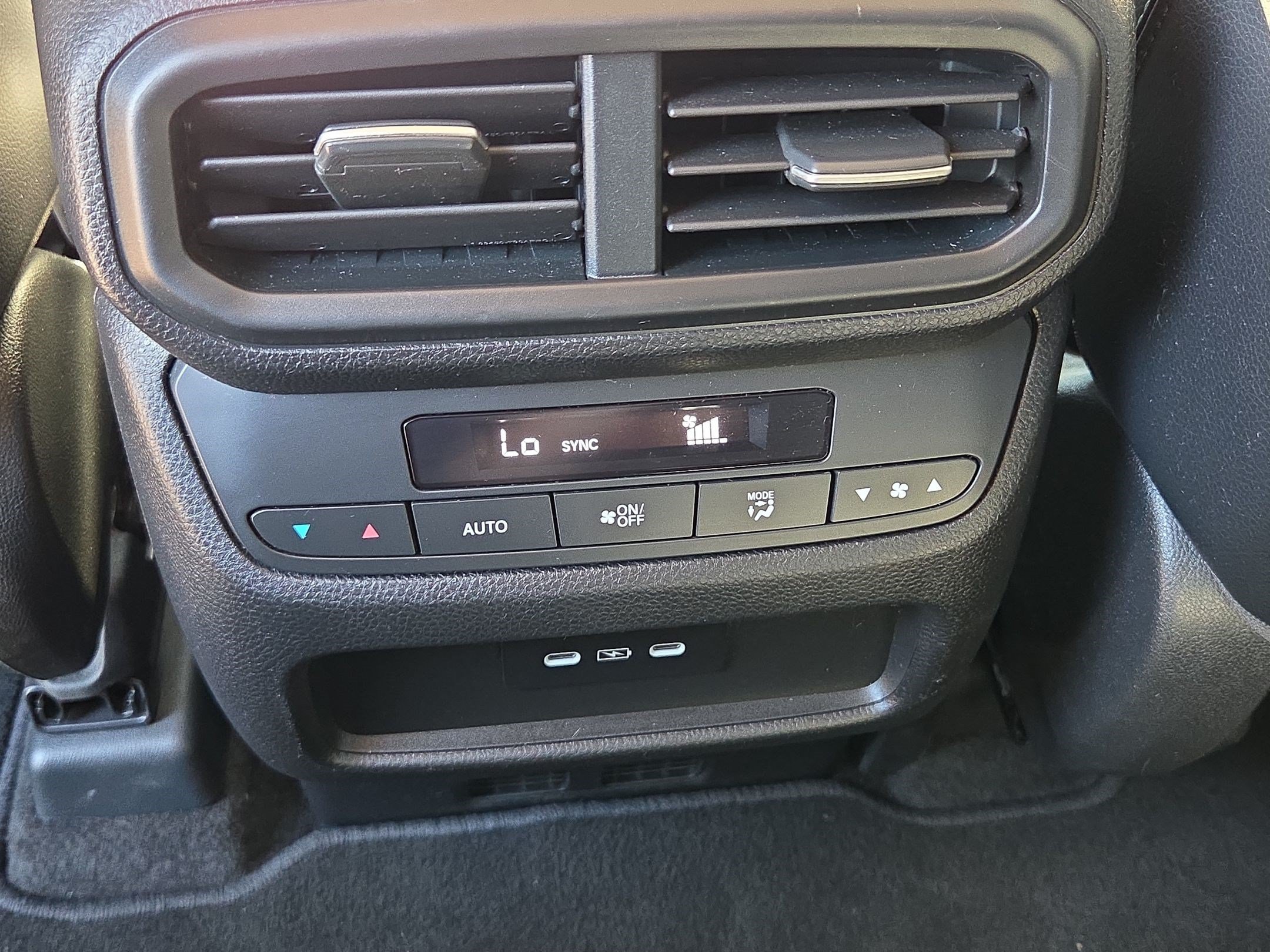 Used 2024 Honda Pilot Touring image 29