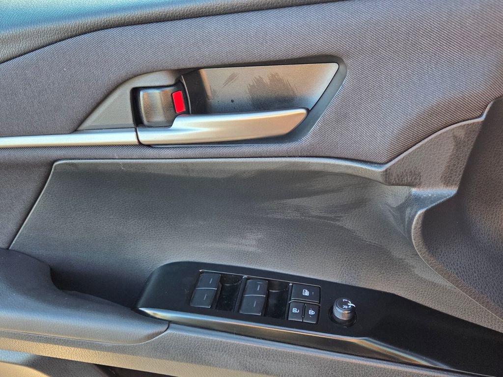 Used 2025 Toyota Camry LE FWD image 30