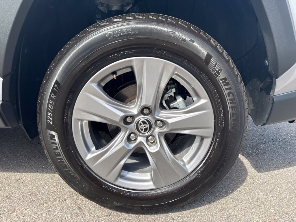 Used 2024 Toyota RAV4 XLE AWD/4WD image 28