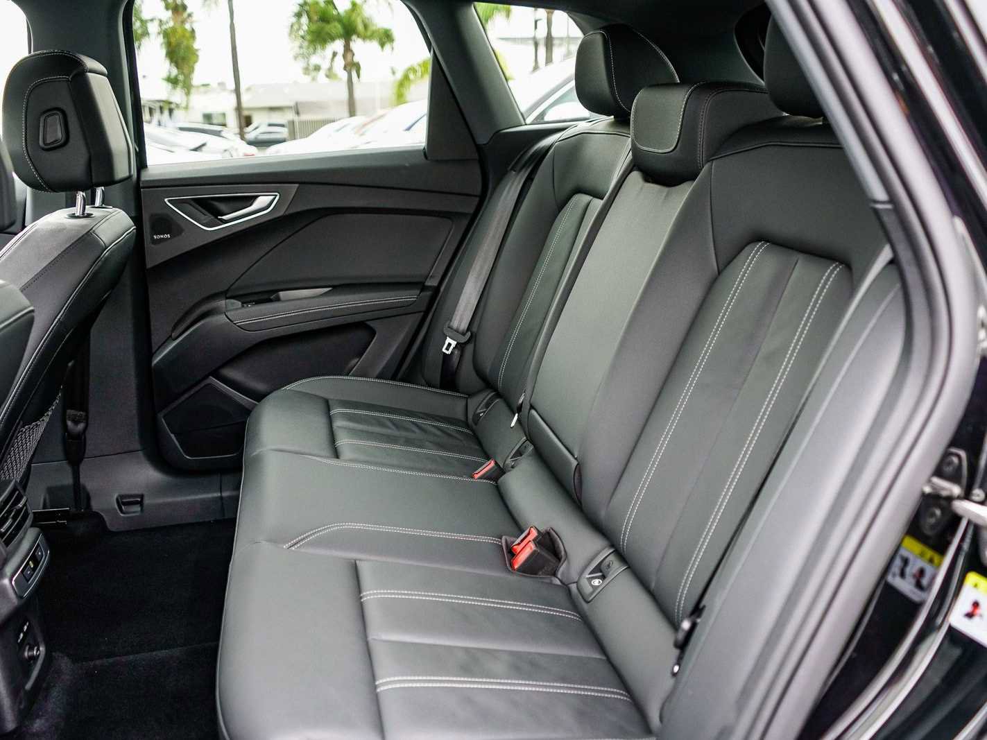 Used 2023 Audi Q4 e-tron Premium Plus w/ Premium Plus image 18