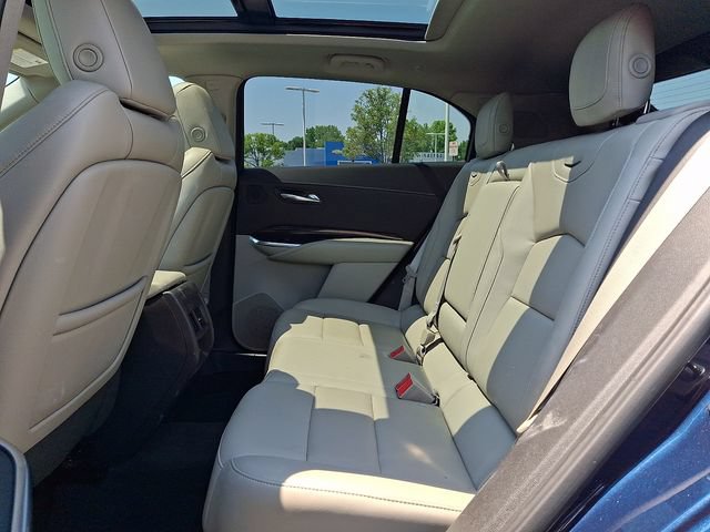 Used 2021 Cadillac XT4 Premium Luxury w/ Enhanced Visibility Package AWD/4WD image 7