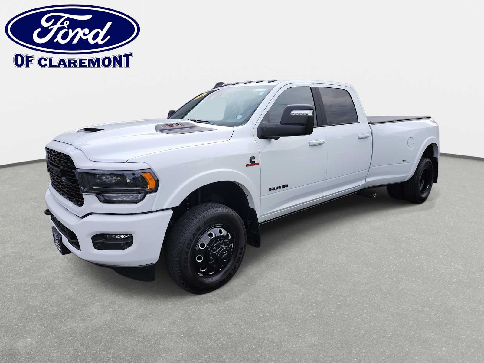 Used 2024 RAM 3500 Limited w/ Night Edition AWD/4WD image 1
