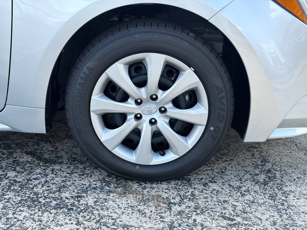 Used 2026 Toyota Corolla LE FWD image 14