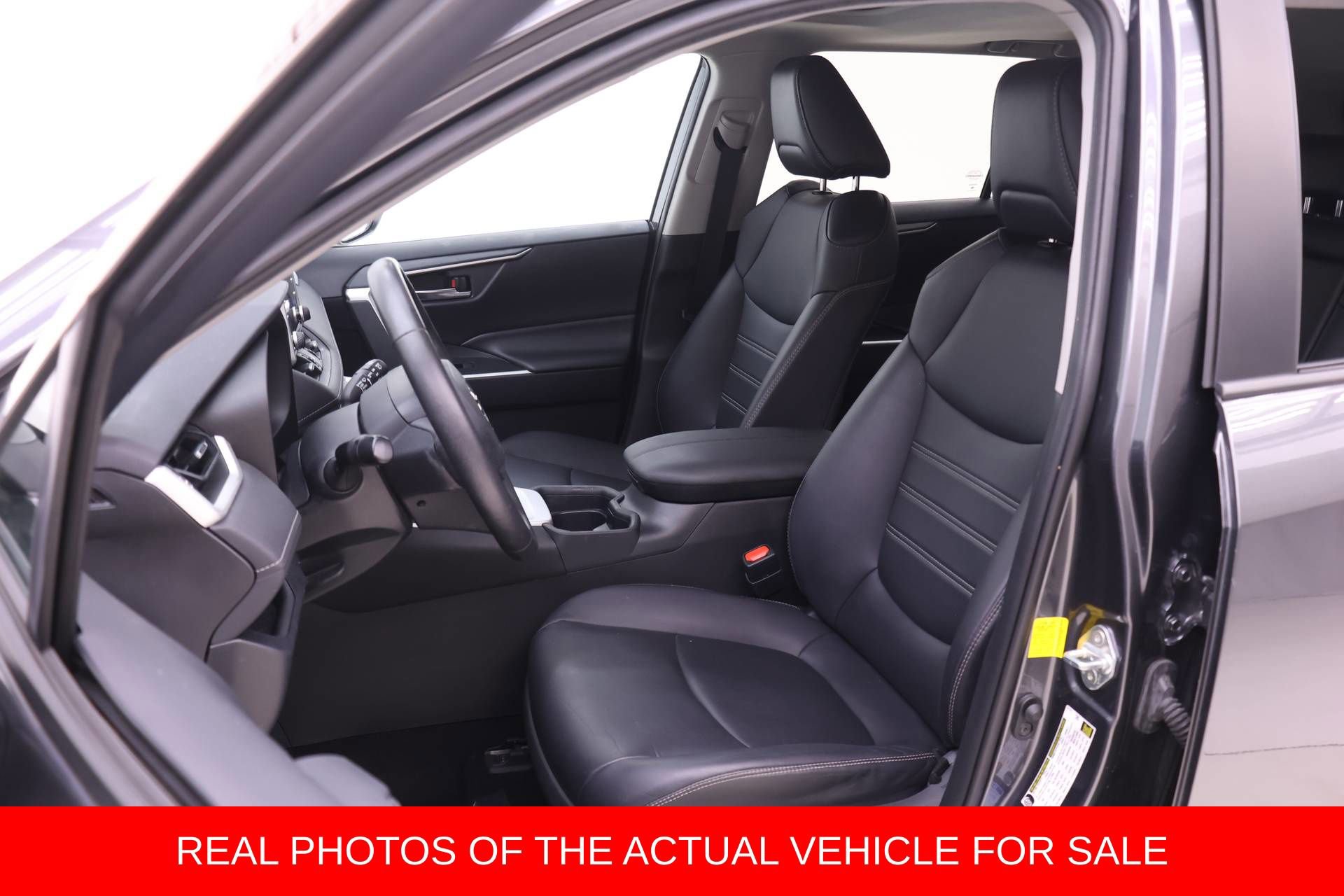 Certified 2020 Toyota RAV4 XLE Premium image 4