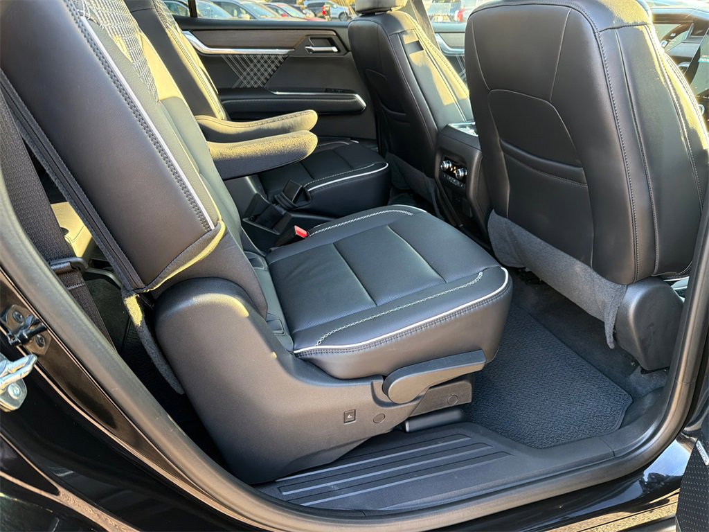 Used 2025 GMC Acadia Denali image 15