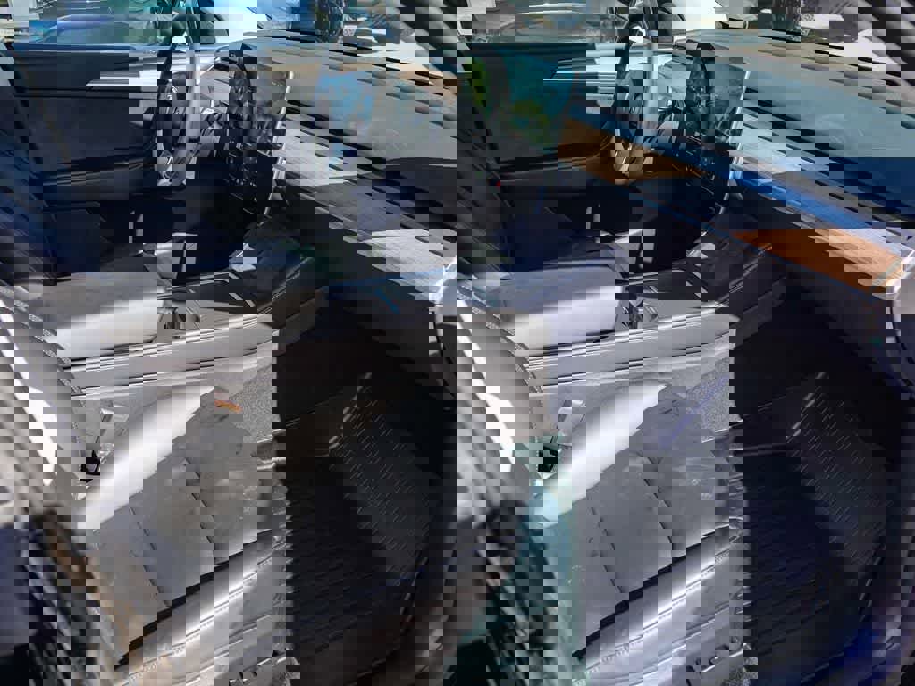 Used 2022 Tesla Model Y Long Range image 14