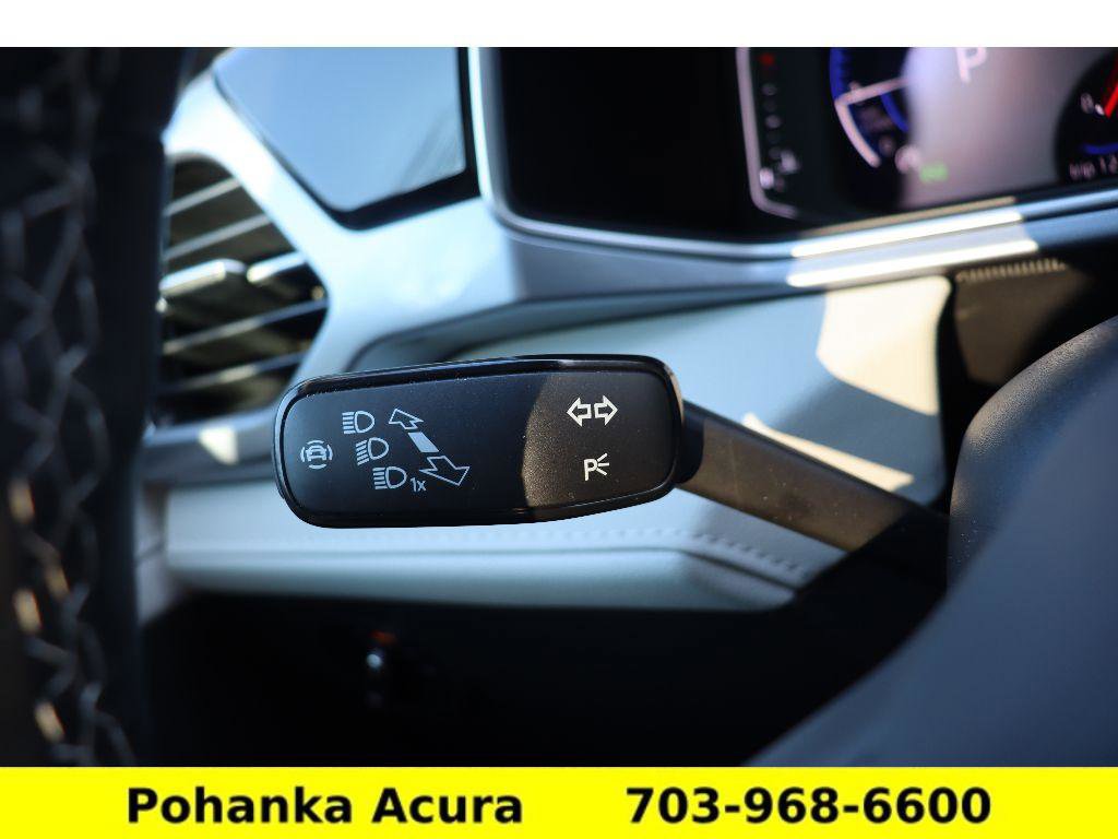 Used 2025 Volkswagen Taos SEL image 10