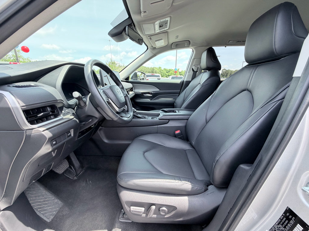 Used 2024 Toyota Grand Highlander AWD image 21