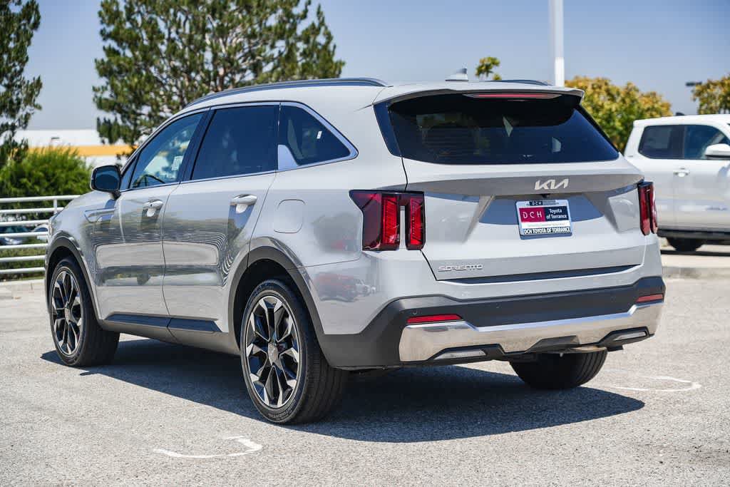 Used 2025 Kia Sorento EX w/ Panoramic Sunroof Package FWD image 8