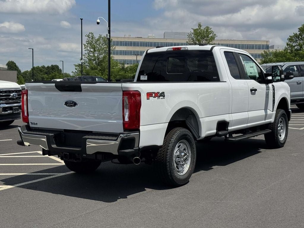 New 2026 Ford F350 XL w/ FX4 Off-Road Package AWD/4WD image 3