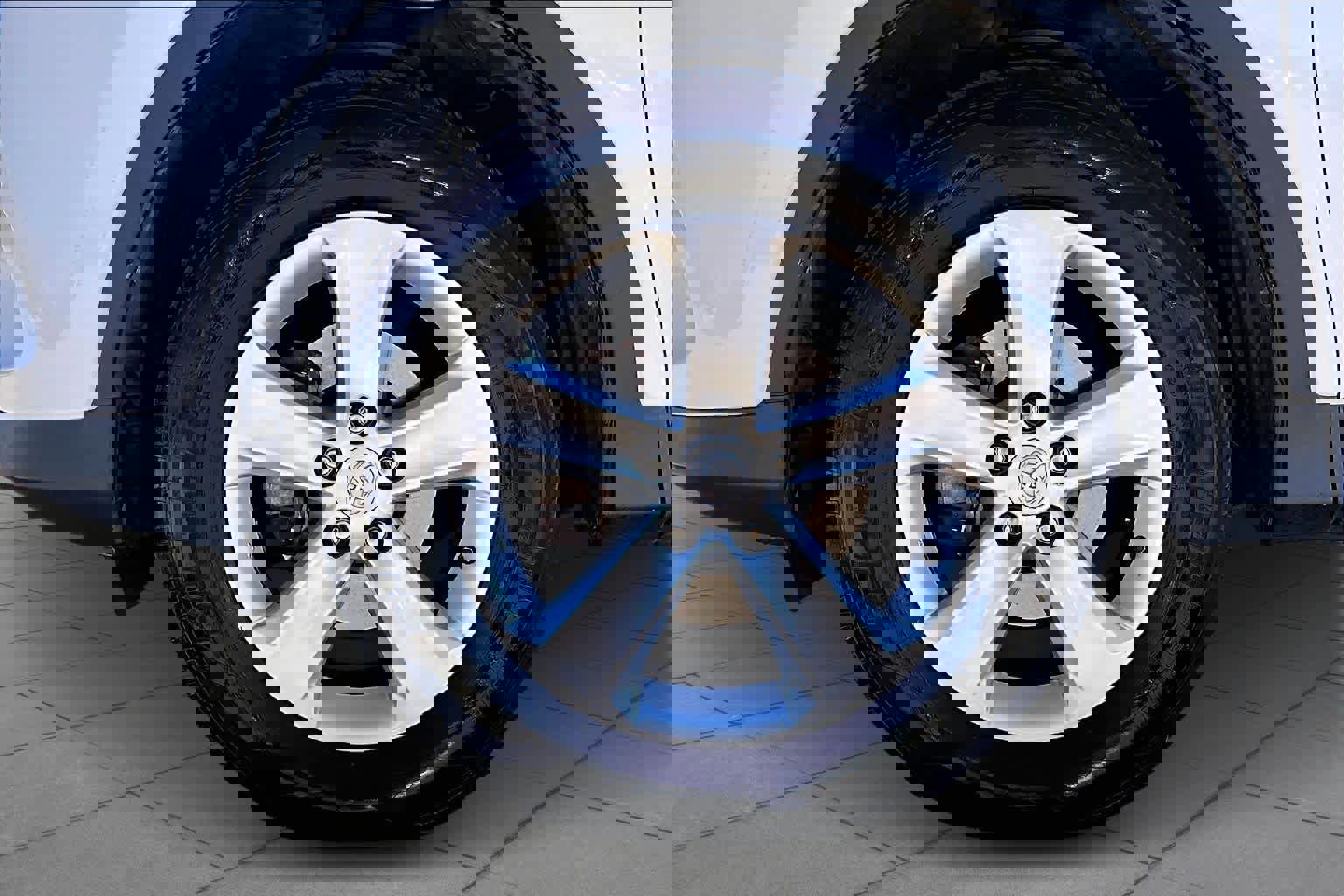 Used 2013 Toyota RAV4 XLE image 9