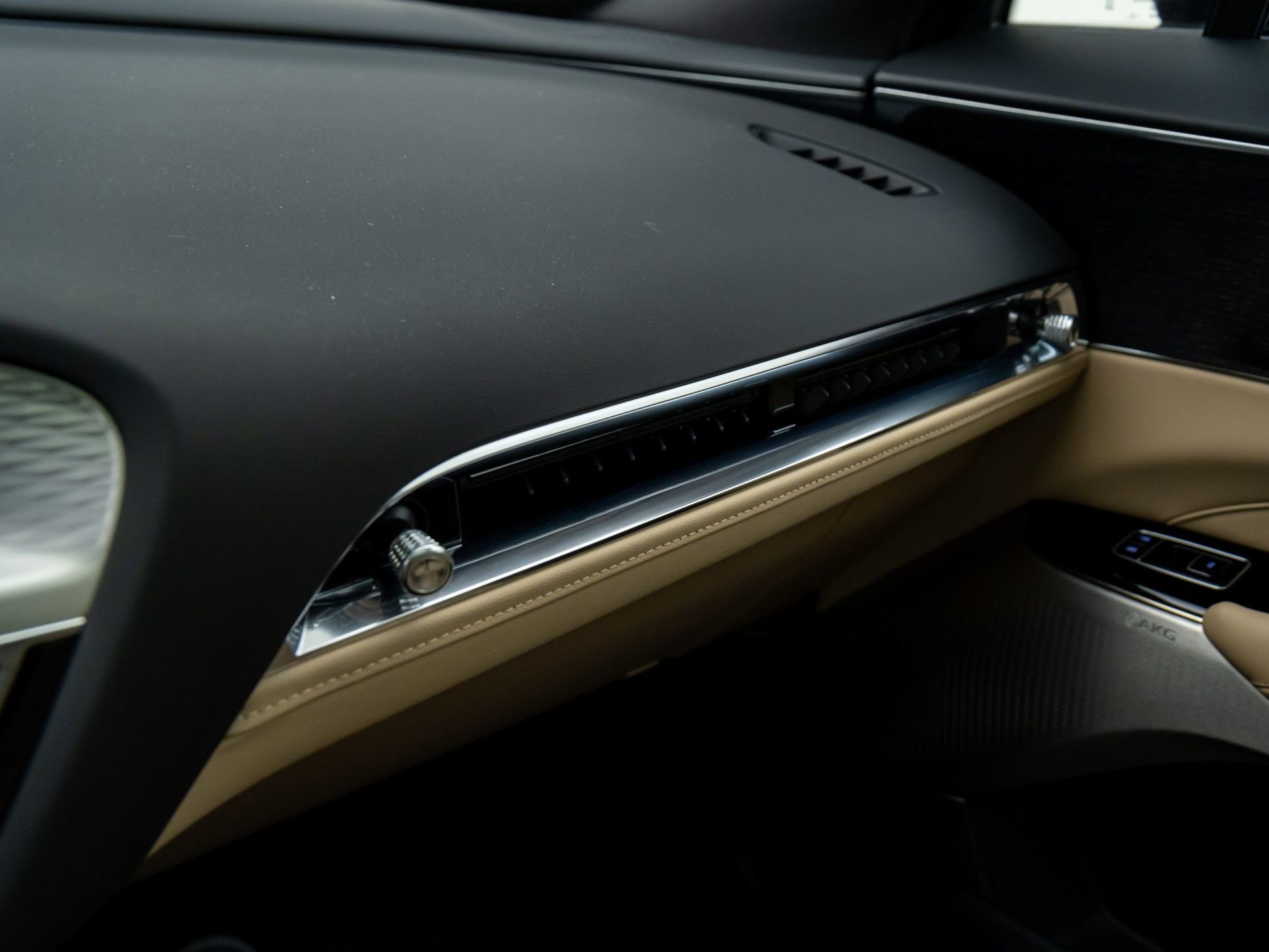 Certified 2025 Cadillac Lyriq Luxury image 36