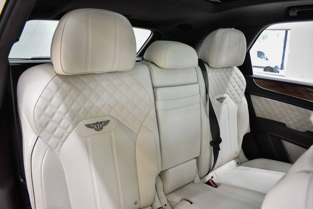 Used 2023 Bentley Bentayga AWD/4WD image 35