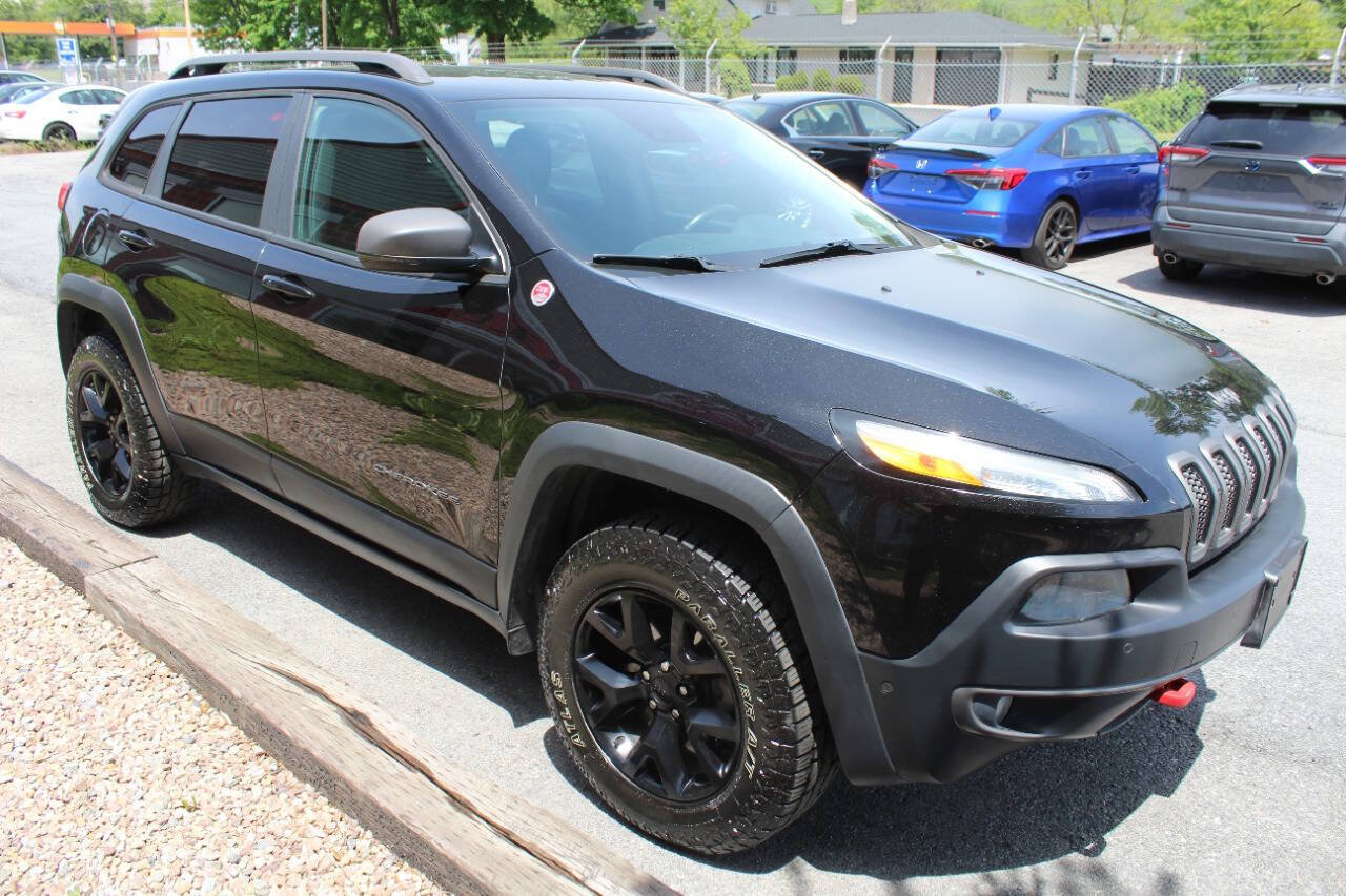 Used 2014 Jeep Cherokee Trailhawk w/ Technology Group AWD/4WD image 5