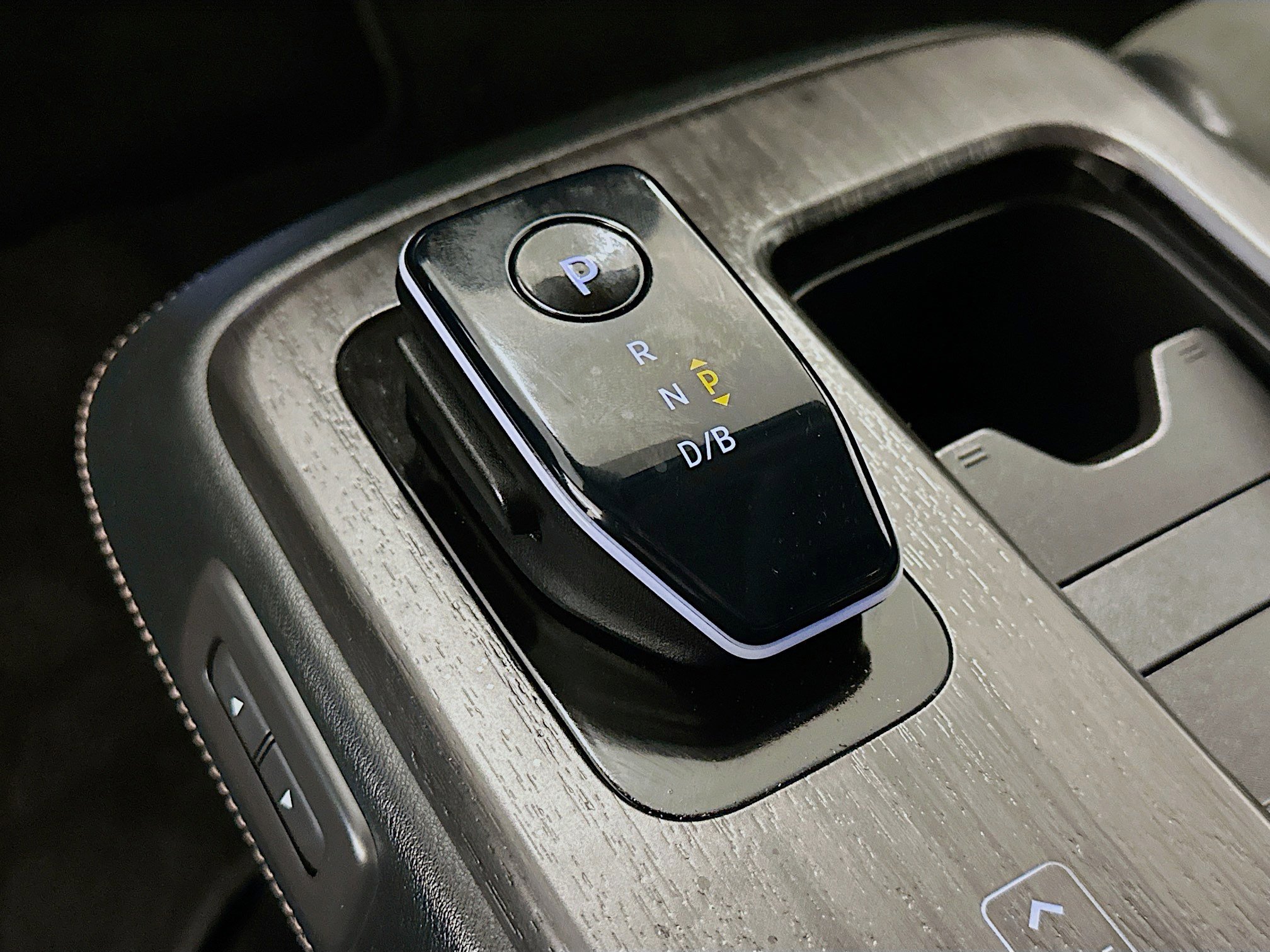 Used 2024 Nissan Ariya AWD image 25