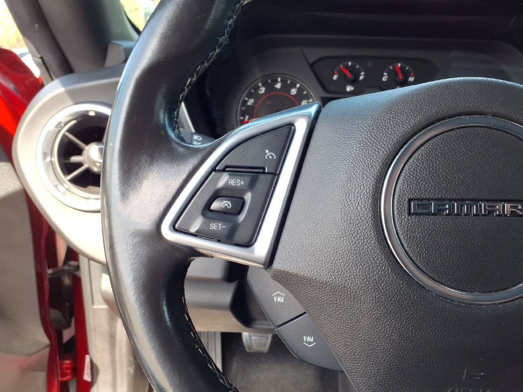 Used 2020 Chevrolet Camaro LT w/ Technology Package RWD image 10